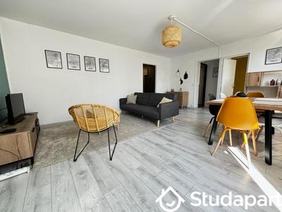 Chambre - 9 m² - 1 pièce