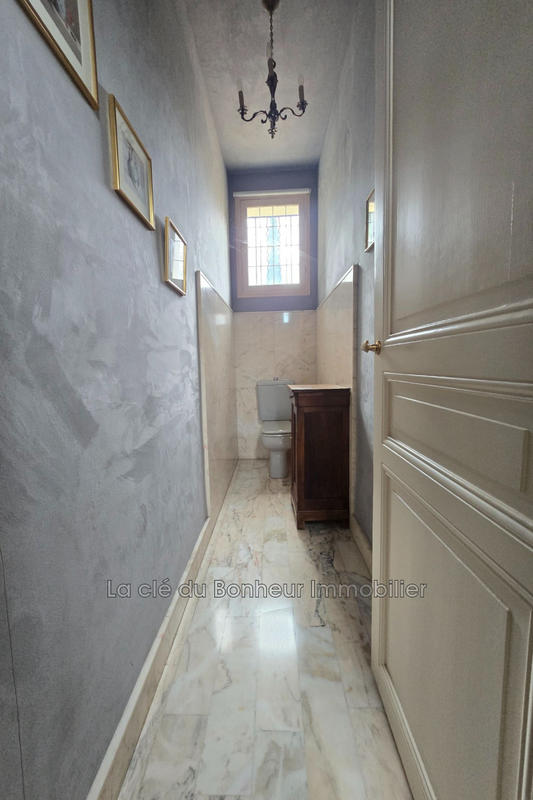 Demeure - 255 m² - 7 pièces