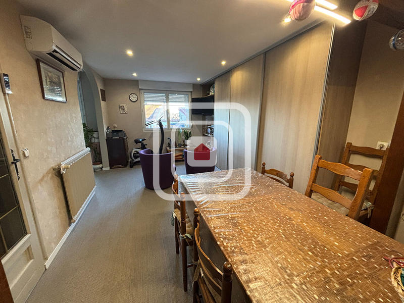 Maison - 93 m² - 5 pièces