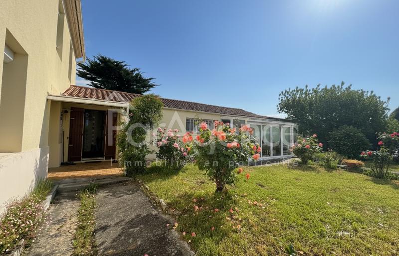 Maison - 163 m² - 8 pièces