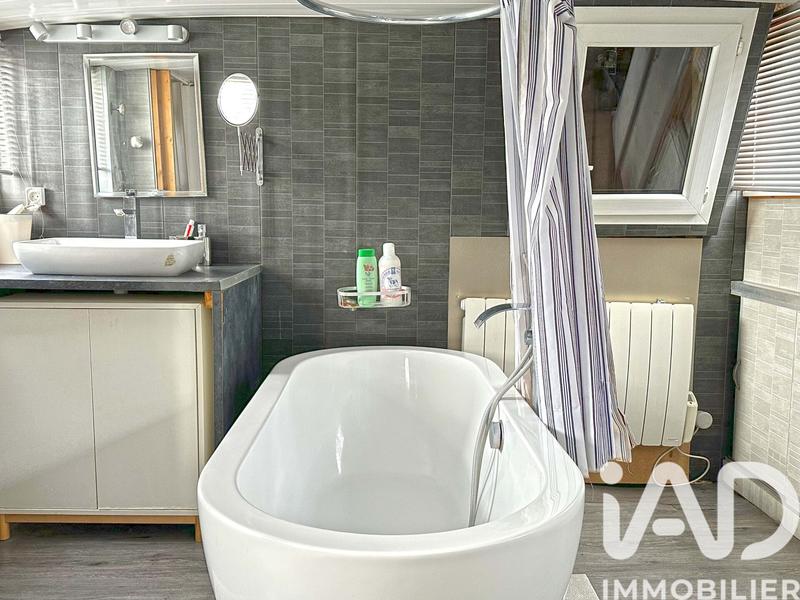 Maison - 180 m² - 6 pièces