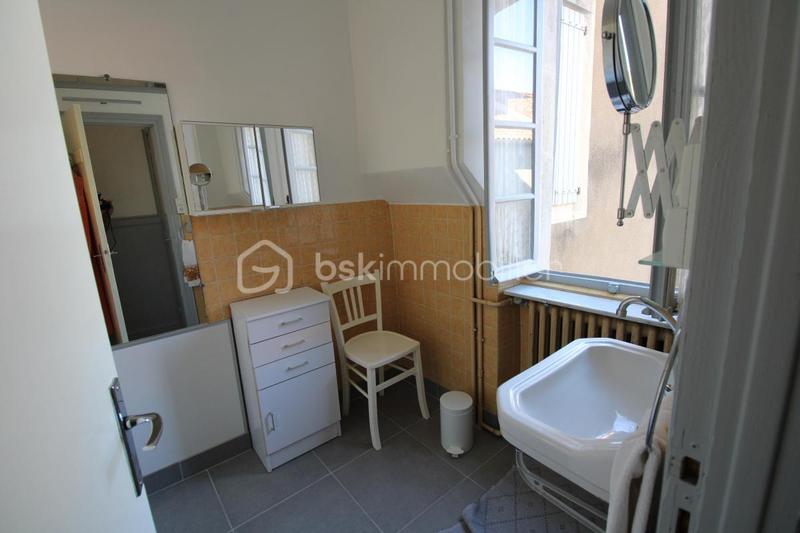 Maison en pierre - 100 m² - 9 pièces