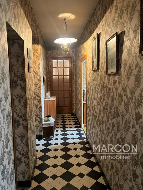 Maison - 186 m² - 10 pièces