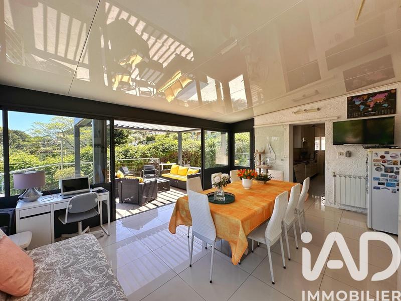 Maison - 252 m² - 5 pièces