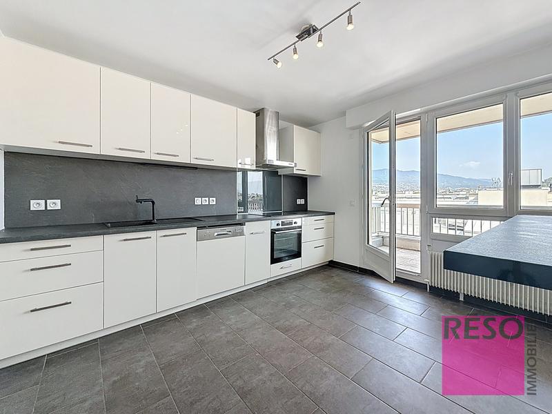 Appartement - 85 m² - 3 pièces