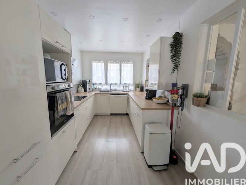 Maison - 94 m² - 5 pièces