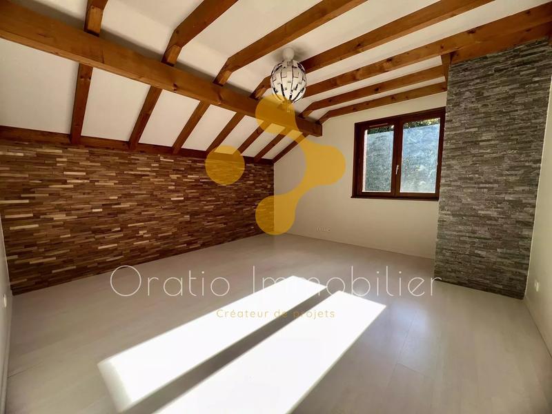 Maison - 161 m² - 6 pièces