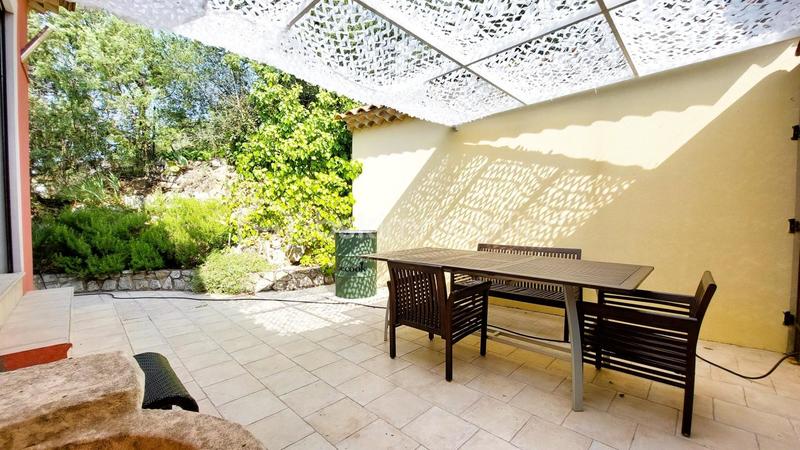 Maison - 370 m² - 12 pièces