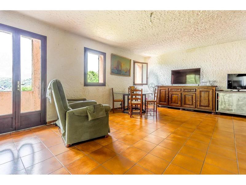 Maison - 301 m² - 9 pièces