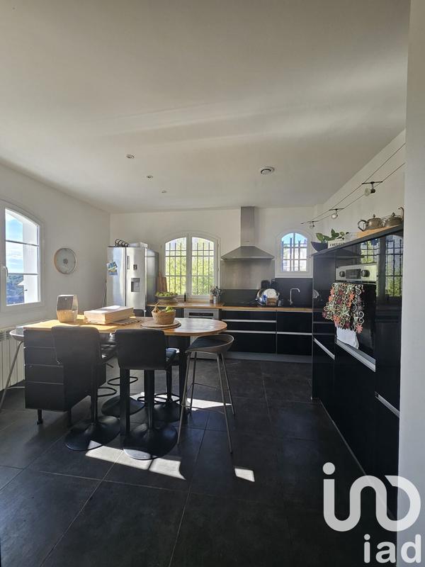 Maison - 214 m² - 6 pièces