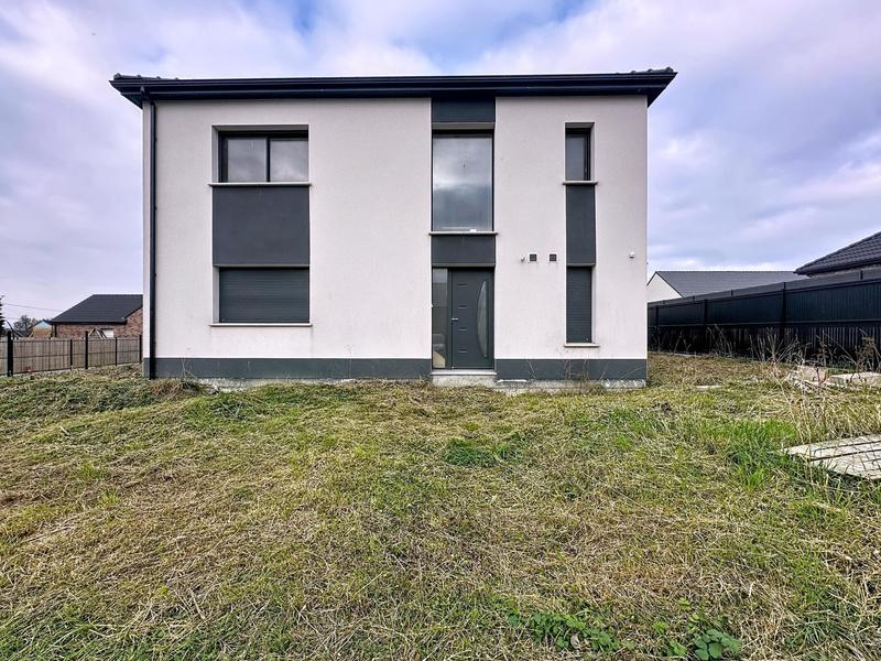 Maison - 110 m² - 6 pièces