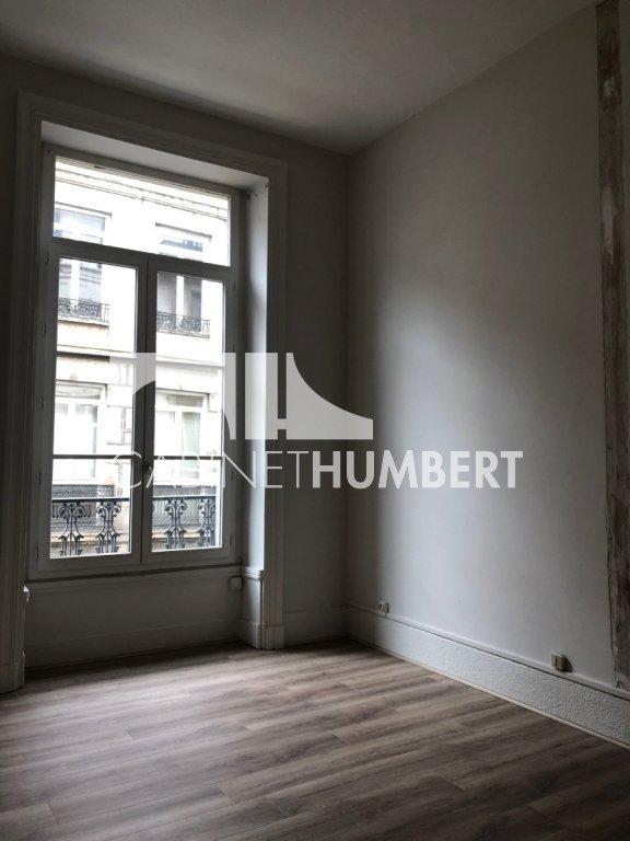 Appartement - 99 m² - 4 pièces