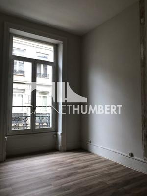 Appartement - 99 m² - 4 pièces