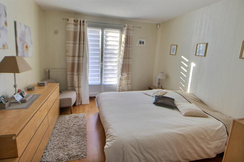 Maison - 185 m² - 7 pièces