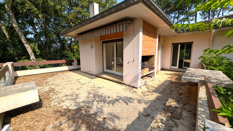 Maison - 250 m² - 9 pièces