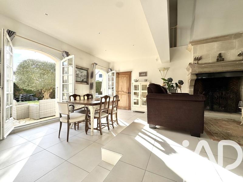 Maison - 232 m² - 8 pièces