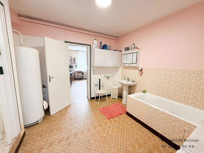 Maison - 215 m² - 6 pièces