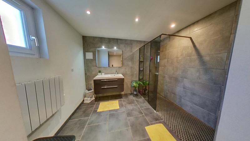 Maison - 254 m² - 7 pièces