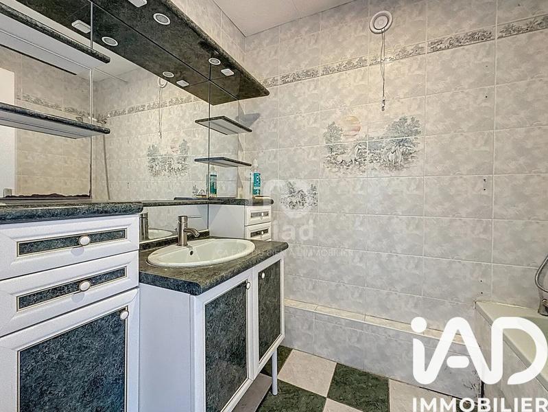 Appartement - 80 m² - 4 pièces