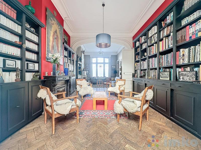 Maison - 252 m² - 8 pièces