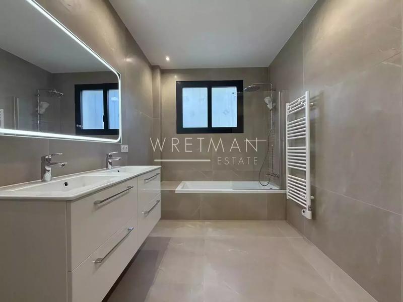 Villa - 212 m² - 7 pièces