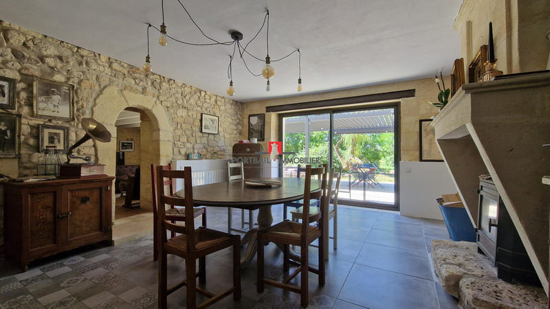 Maison - 207 m² - 7 pièces