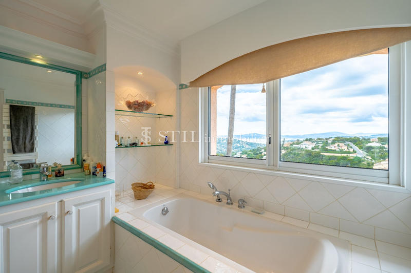 Villa - 200 m² - 5 pièces