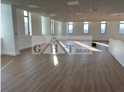 Entrepôt - 1 154 m²