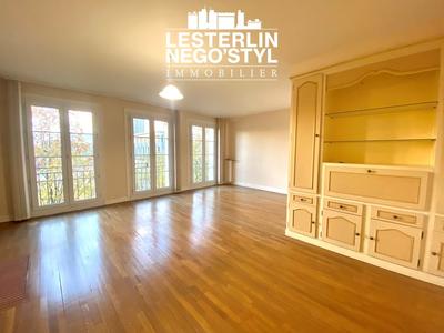 Appartement - 90 m² - 3 pièces