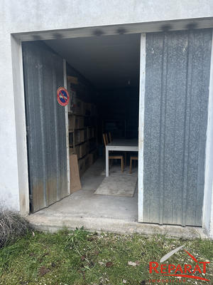 Parking / Garage - 13 m²