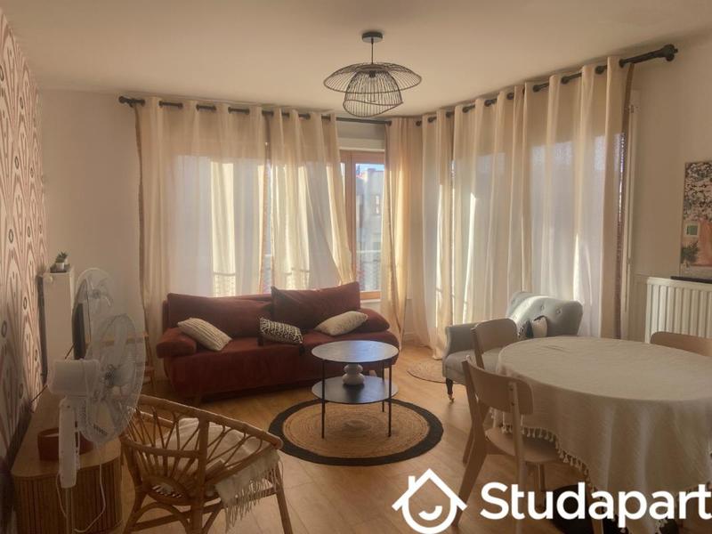 Chambre - 13 m² - 1 pièce