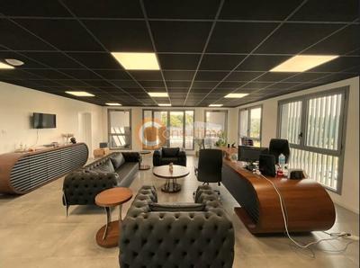 Bureau - 700 m²
