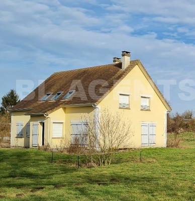 Maison - 180 m² - 8 pièces