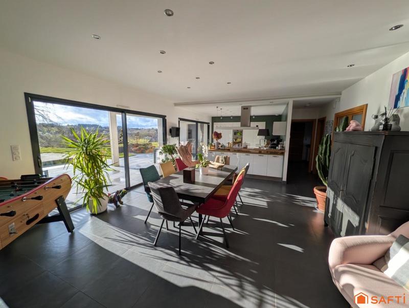 Maison - 178 m² - 6 pièces