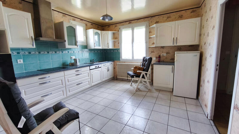 Maison - 718 m² - 5 pièces