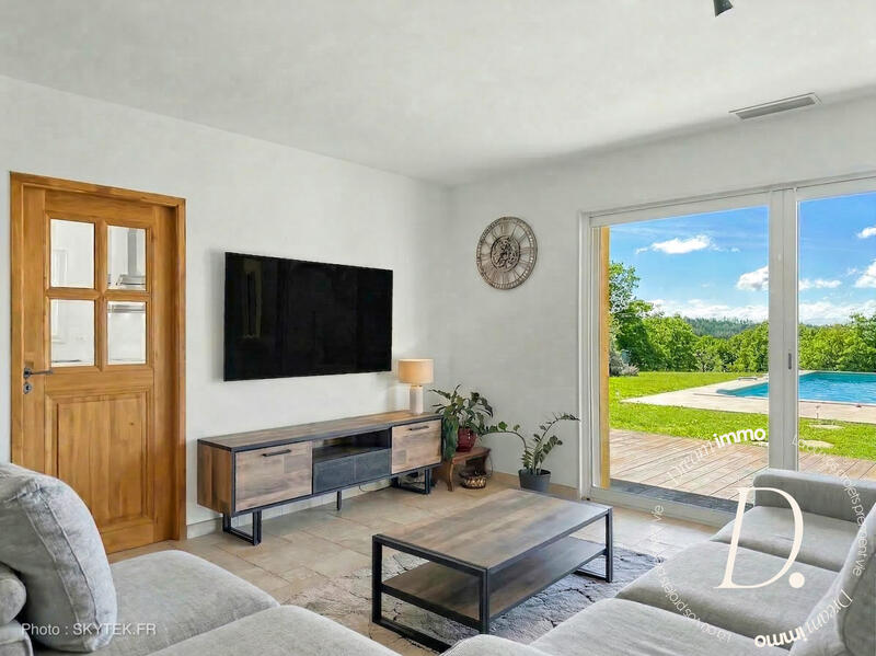 Maison - 145 m² - 6 pièces