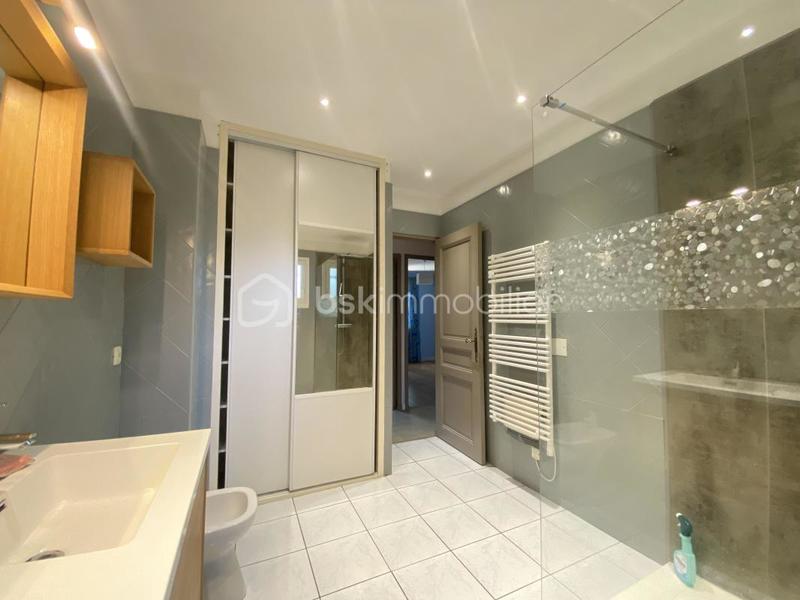 Maison traditionnelle - 130 m² - 6 pièces