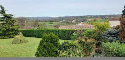 Maison - 250 m² - 8 pièces