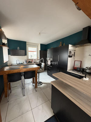 Maison - 185 m² - 10 pièces