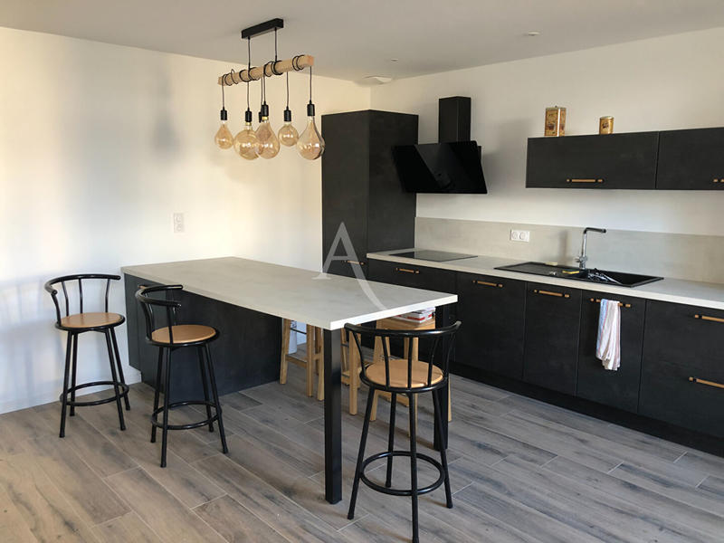 Maison - 93 m² - 4 pièces