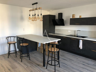 Maison - 93 m² - 4 pièces