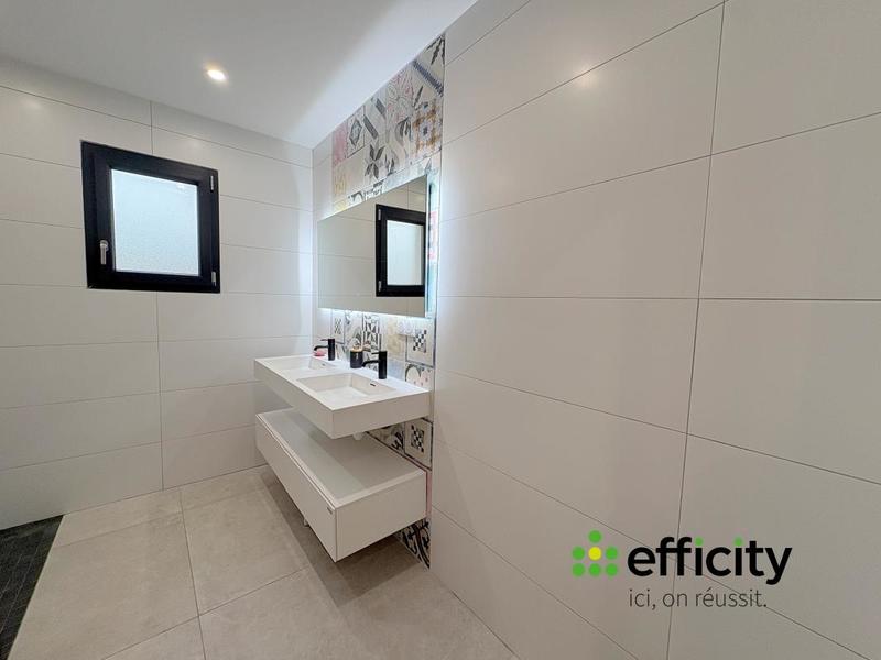 Villa - 198 m² - 6 pièces