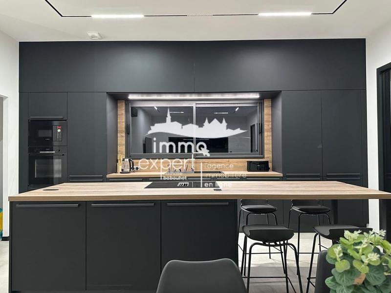 Villa - 145 m² - 6 pièces