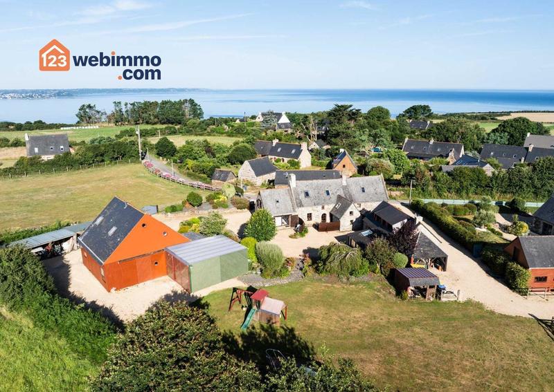 Maison - 295 m² - 15 pièces