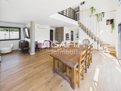 Maison - 160 m² - 6 pièces