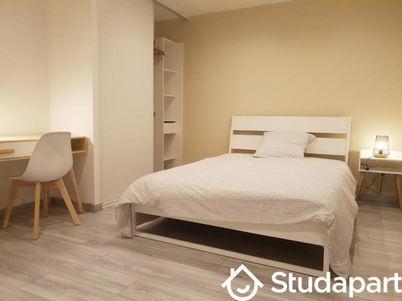 Chambre - 12 m² - 1 pièce