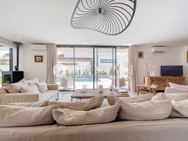 Maison - 160 m² - 5 pièces