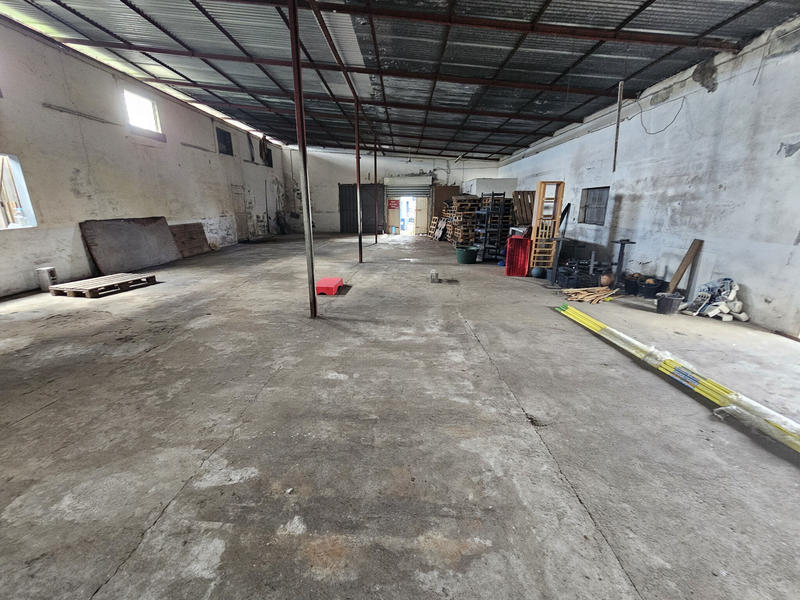 Entrepôt - 204 m²