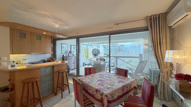 Appartement - 75 m² - 3 pièces