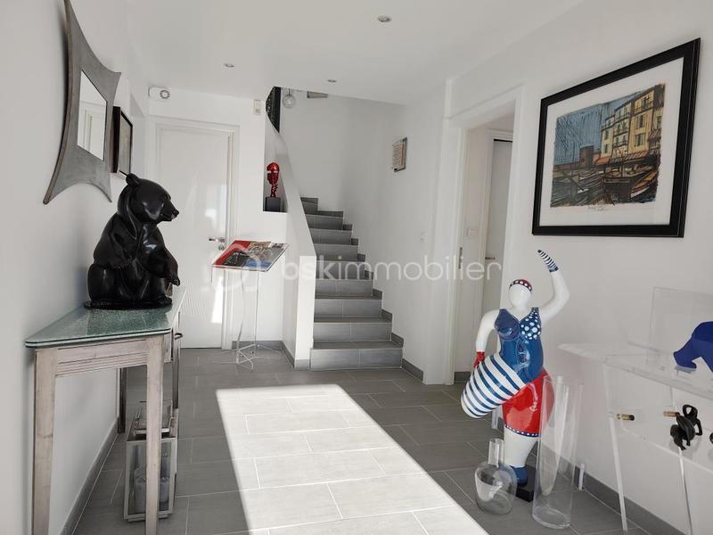 Villa - 264 m² - 7 pièces